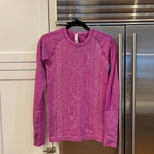 RARE Lululemon Pink Cable Knit Pattern Long Sleeve Size 4